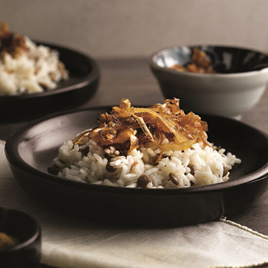 Kızarmış Soğanlı Mercimekli Yasemin Pilavı