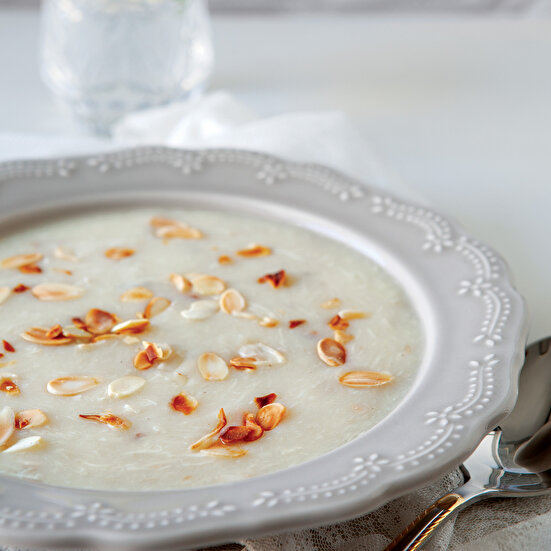 Bademli Tavuk Çorbası