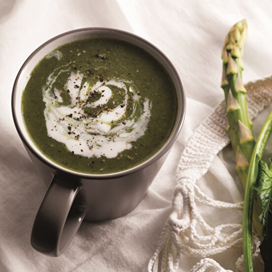 Ispanaklı Taze Sarımsaklı Kuşkonmaz Çorbası