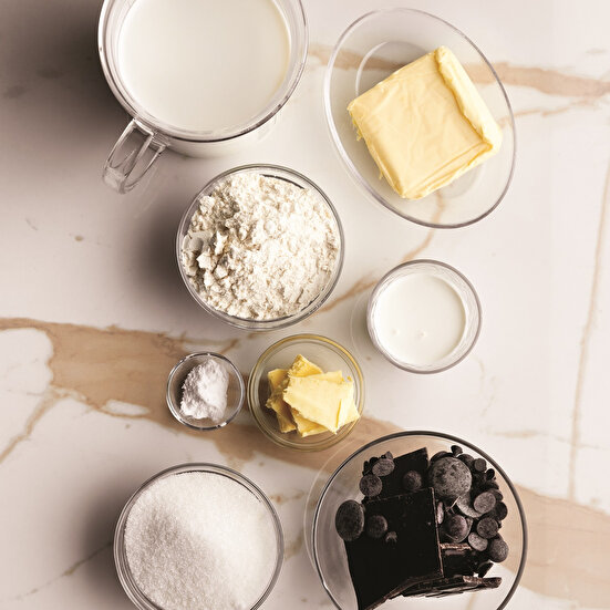 Çikolata Soslu Saray Muhallebisi