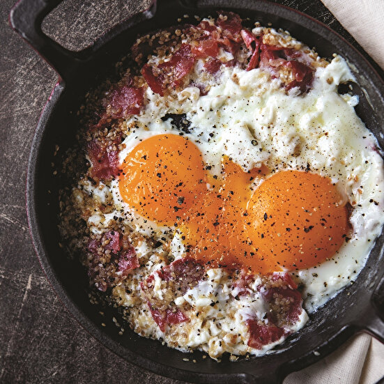 Pastırmalı Susamlı Göz Yumurta