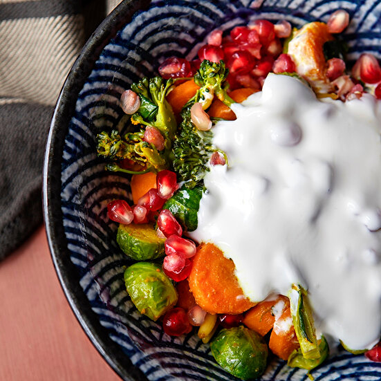 Narlı Ilık Lahana ve Brokoli Salatası