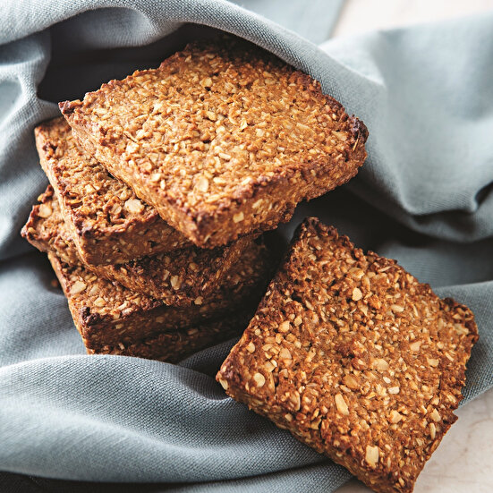 Lezzetli Atıştırmalıklar: Yulaflı Barlar