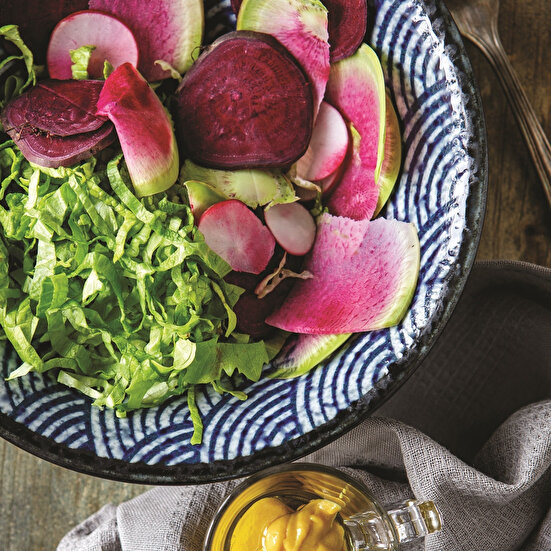 Renkli Turp Salatası