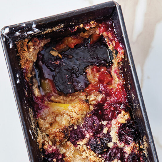 Nektarin ve Vişneli Crumble
