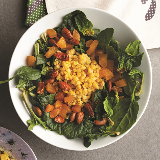 Sarı Mercimekli Taze Ispanak Salatası