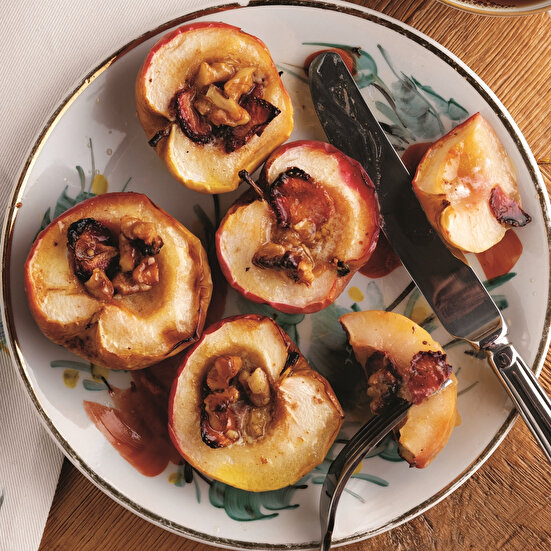 Fırında Çilekli Elma Tatlısı