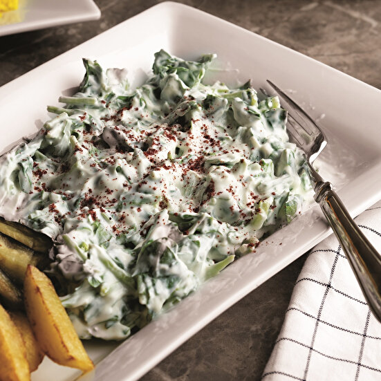 Sarımsaklı Yoğurtlu Roka