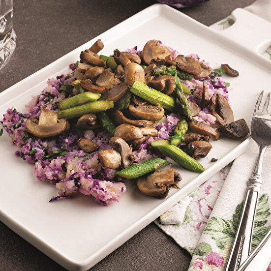 Mor Lahanalı Bol Sebzeli Tabak