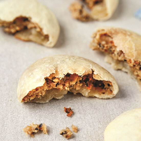 Tahin & Kahve & Fındık Ezmeli İzmir Bombası