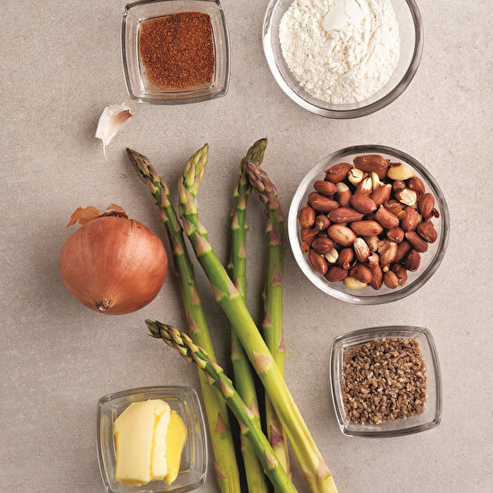 Yer Fıstıklı Kuşkonmaz Çorbası