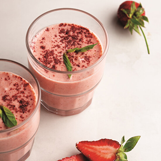Çilekli Sumaklı Smoothie