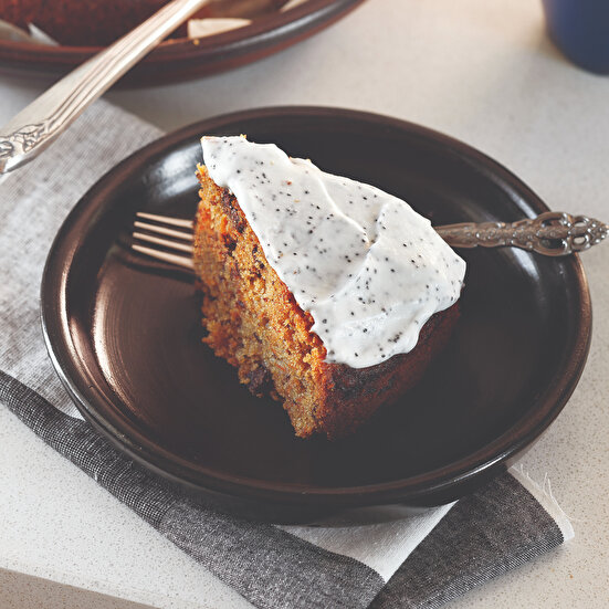 Haşhaş Kremalı Havuçlu Kek