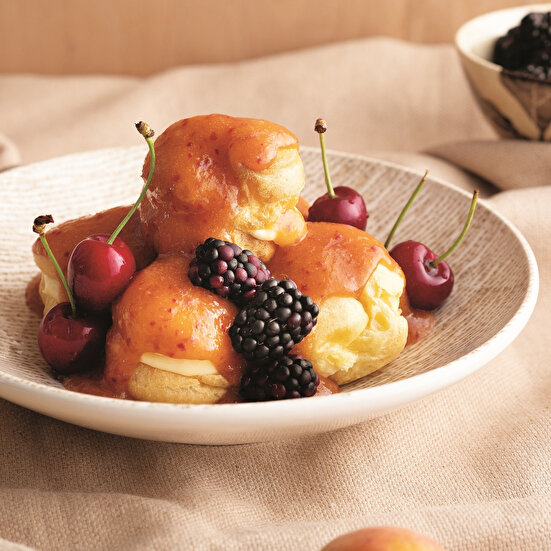 Meyve Soslu Profiterol