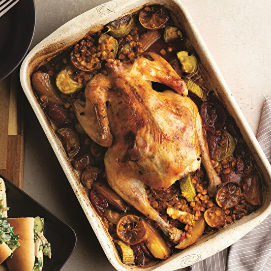 Fırında Limonlu Bütün Tavuk