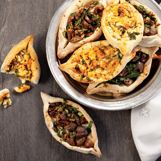 Zeytinli ve Peynirli Börek