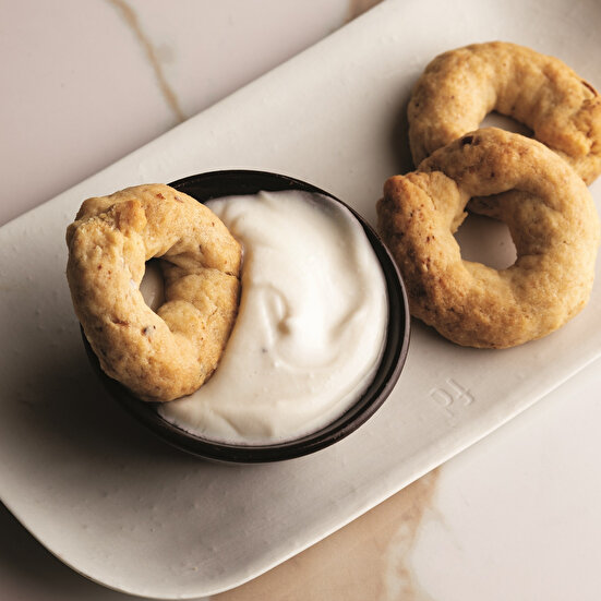 Sarımsaklı Bademli Tuzlu Halka