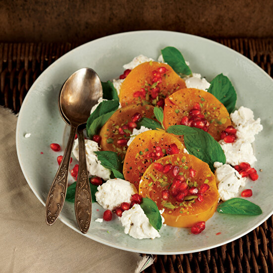 Cennet Hurmalı Lorlu Salata