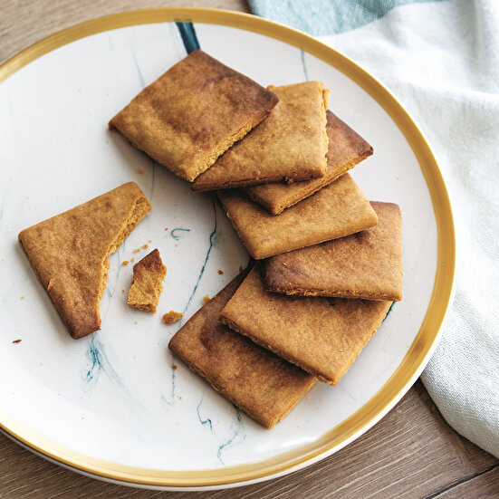 Yulaflı ve Keçiboynuzlu Bisküvi