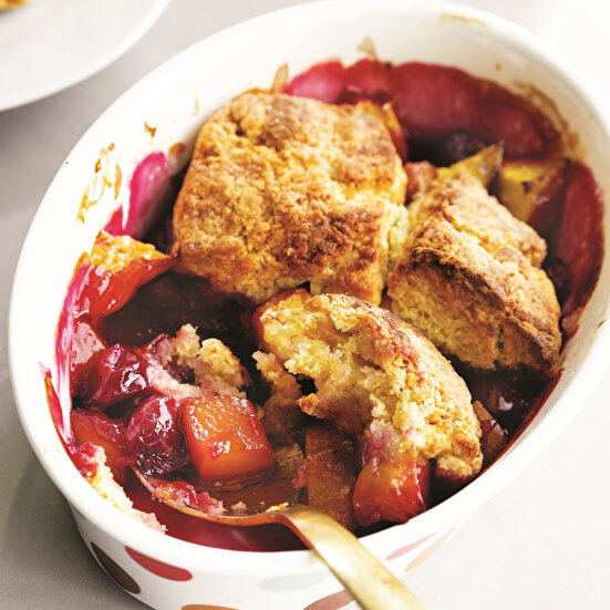 Vişne ve Nektarinli Cobbler