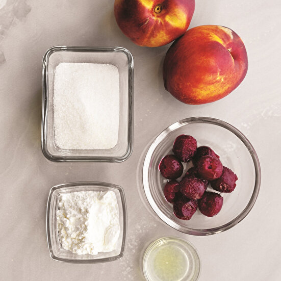 Vişne ve Nektarinli Cobbler