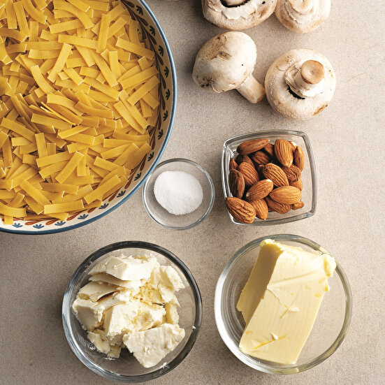 Tulum Peynirli Mantarlı Makarna