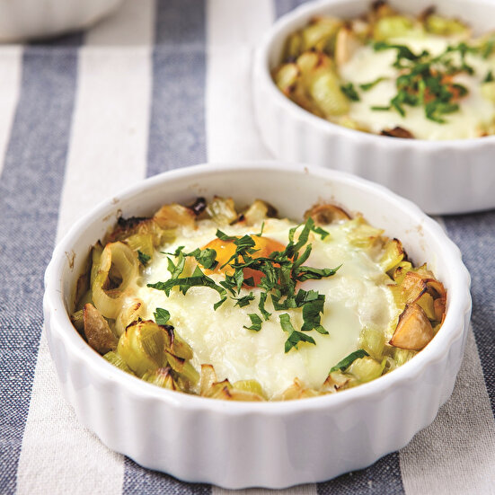 Fırında Pırasalı Yumurta 