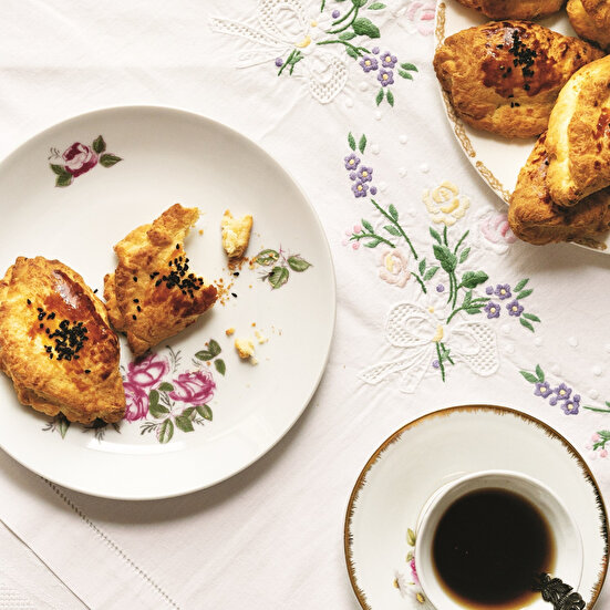 Peynirli Ev Poğaçası