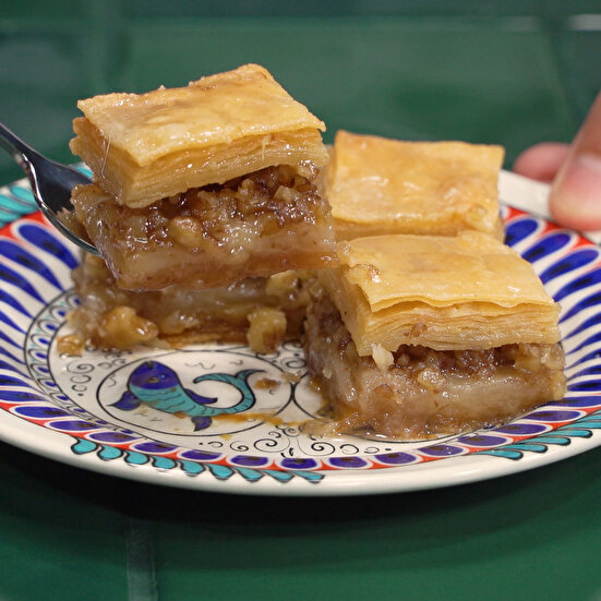 Cevizli Ev Baklavası (Videolu Tarif)