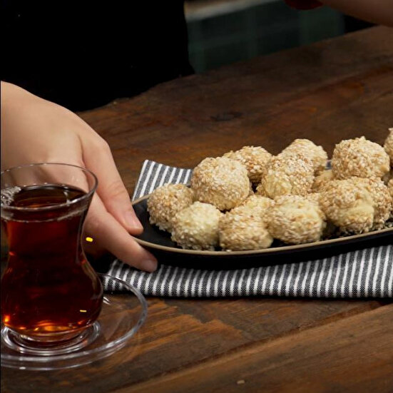 Susamlı Top Kurabiye