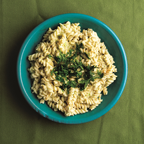 Kuşkonmaz Soslu Makarna