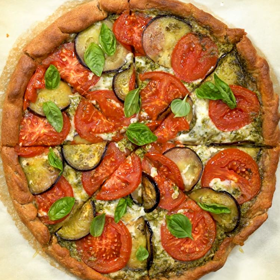 Pesto Soslu Yaz Pizzası Tarifi, Nasıl Yapılır? (Videolu) GZT Lokma