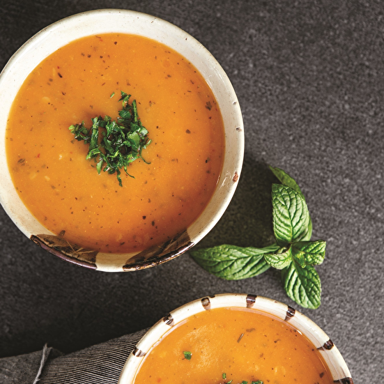 Yeşil Mercimekli Naneli Tarhana Çorbası