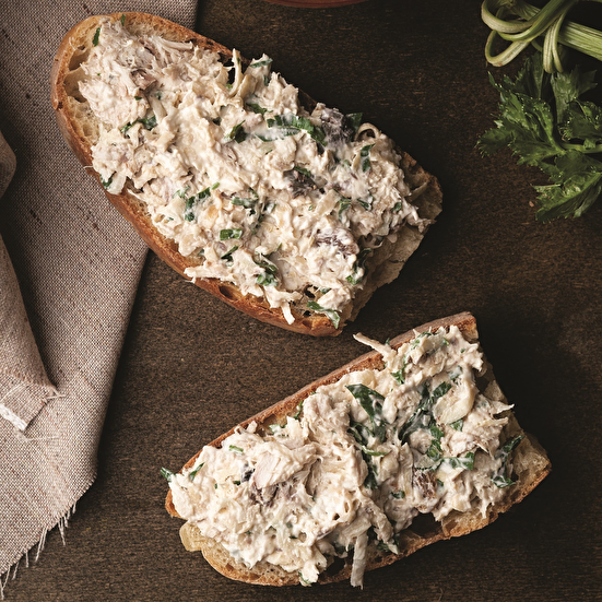 Balık ve Kerevizli Ekmek Üstü