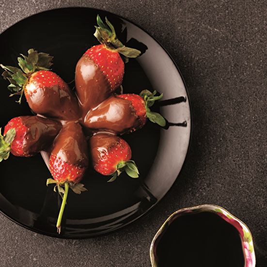 Kakaolu Fındık Kremalı Çilekler