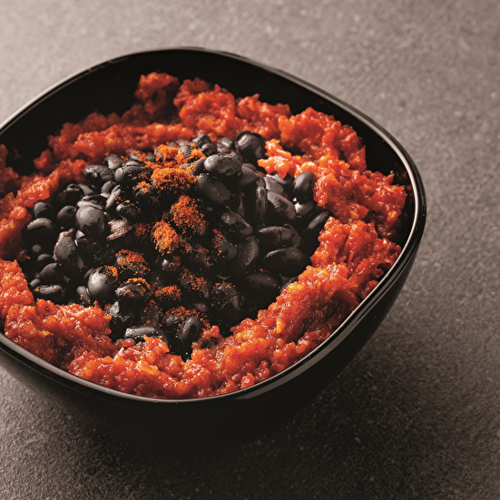 Domates Soslu Siyah Fasulye