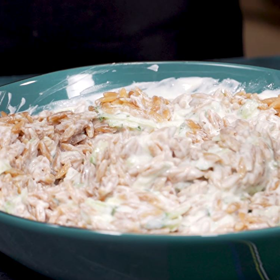 Yoğurtlu Arpa Şehriye Salatası