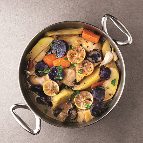 Tencerede Kök Sebzeli Tavuk 