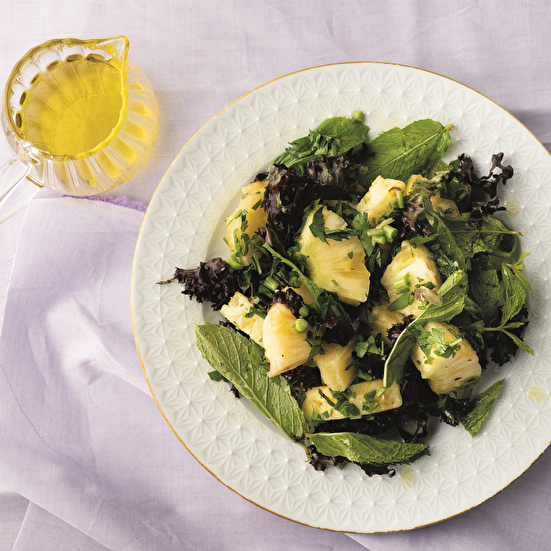 Ananaslı Yeşil Salata