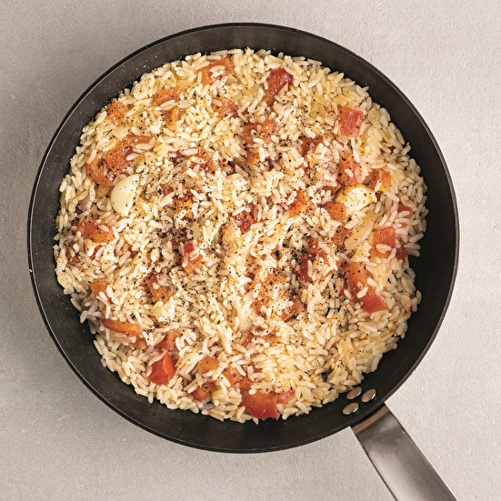 Domatesli Taze Sarımsaklı Pilav