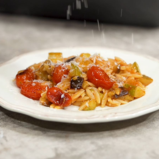 Sebzeli Arpa Şehriye Pilavı