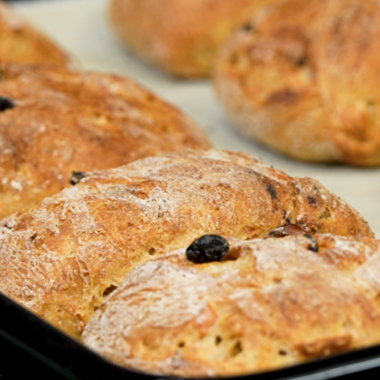 Fındıklı Üzümlü Ekmek 