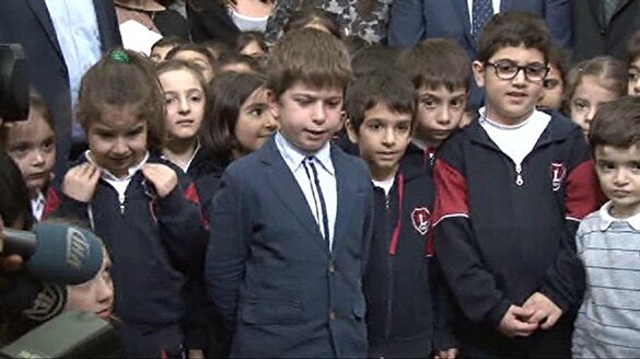Bakan Bozkır’la tokalaşan öğrenci bakın ne dedi?