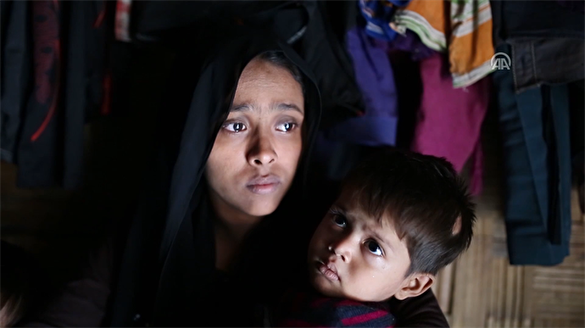 Rohingya Müslümanları Bangladeş'e kaçıyor