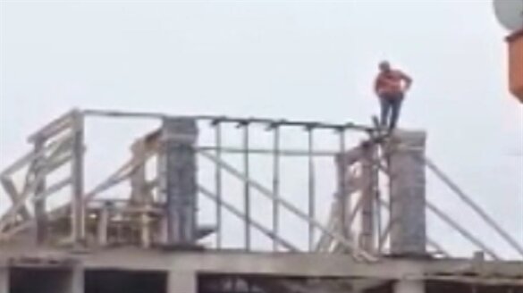 İnşaat işçisi yürekleri ağza getirdi