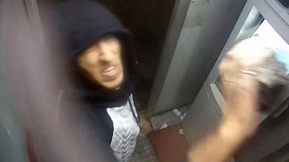 Hırsız güvenlik kamerasını taşa tuttu!