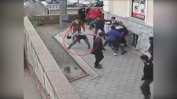 30 kişiyi tek başına döven Çeçen