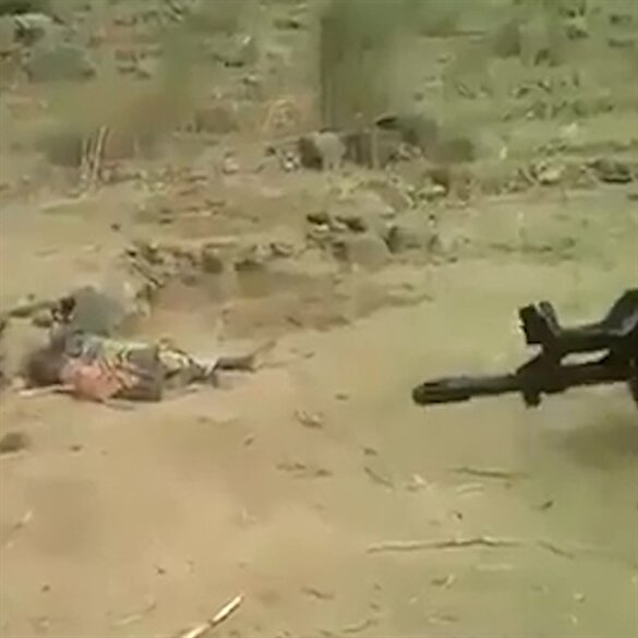 Kamerun’da vahşet: Kadınları çocukları ile katlettiler!