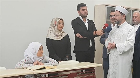 Diyanet İşleri Başkanı hafız adayı çocuklarla buluştu
