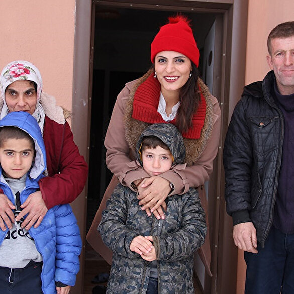 Ayça öğretmenden örnek davranış: Öğrencisini sıcak yuvaya kavuşturdu